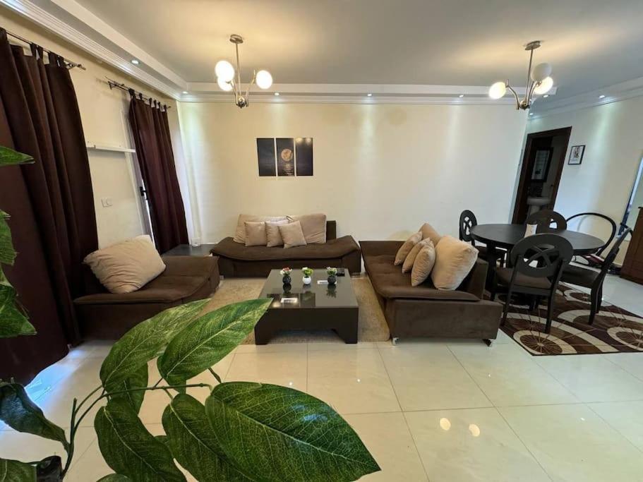 Cairokey Rehab - 2bdr Modern, Garden View Apartment